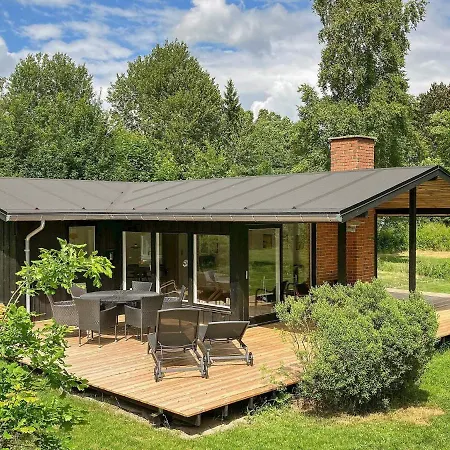 Сasa de vacaciones Cozy Holiday Home In Grenaa Near Beach *