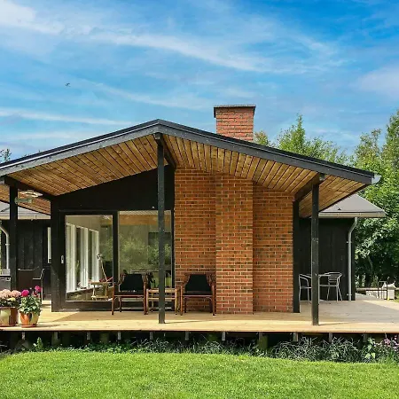 Cozy Holiday Home In Grenaa Near Beach Сasa de vacaciones *
